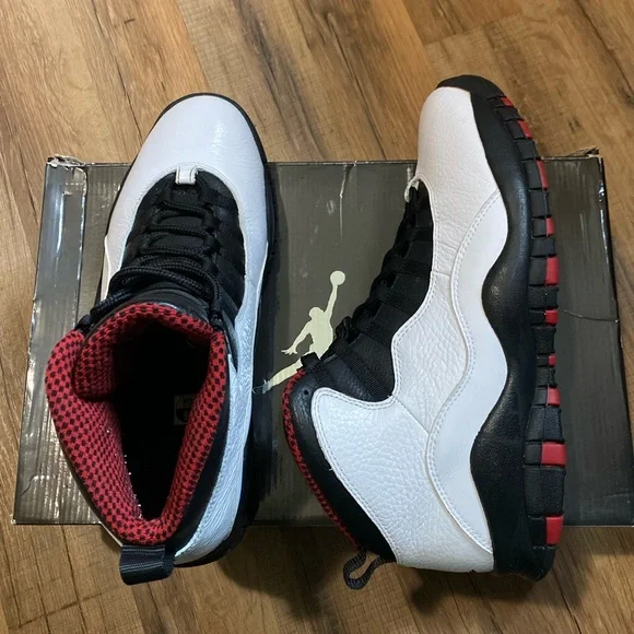 2011 Air Jordan Retro 10 Chicago - Picture 1 of 10